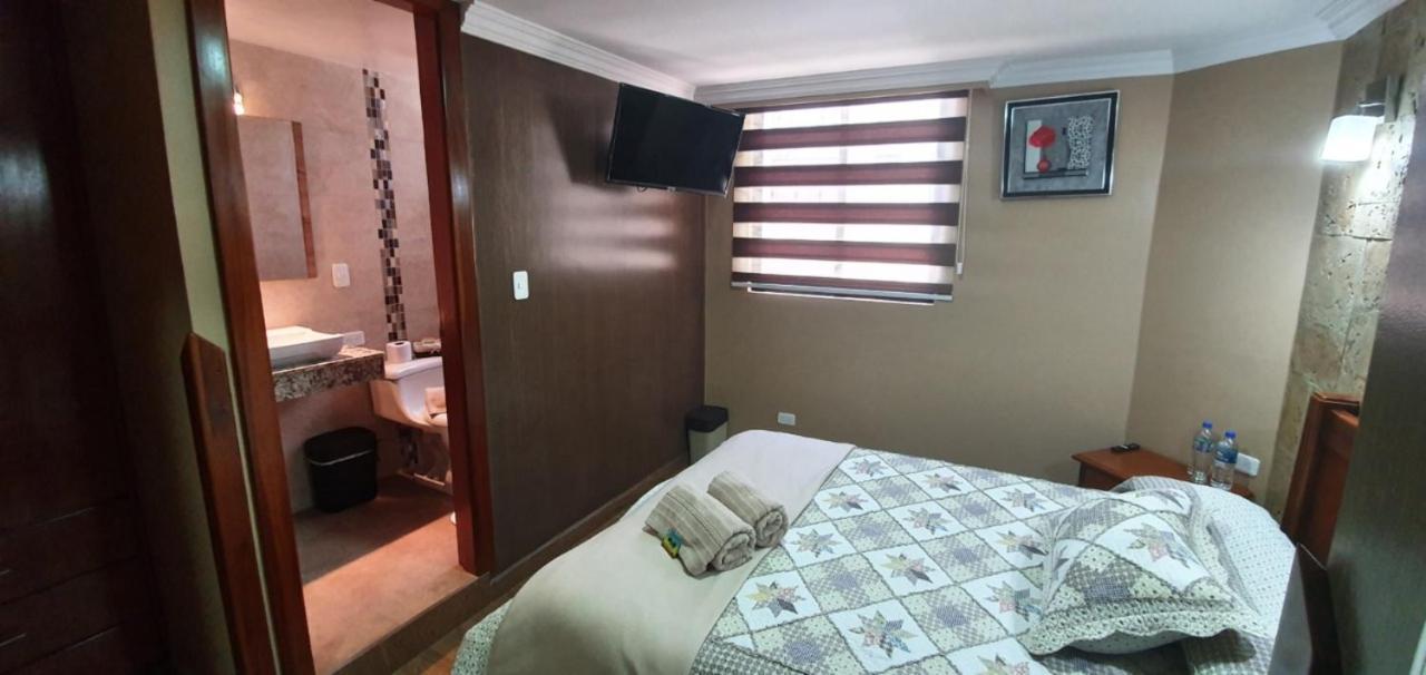 Hotel Marsella Quito Exterior photo